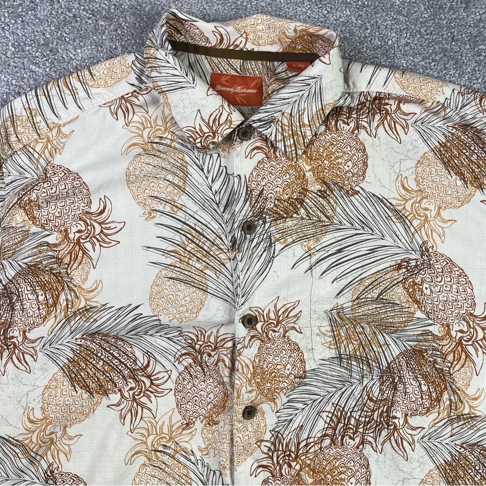 Tommy Bahama Silk Shirt XL Beige Button Up Tropical Pineapple Hawaiian Casual